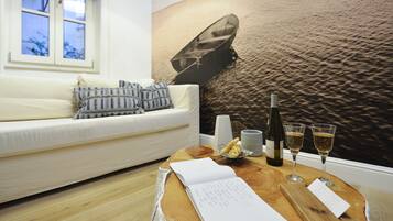 Vila, 1 quarto | Área de estar | TV de tela plana 42 polegadas com canais via satélite, TV de plasma