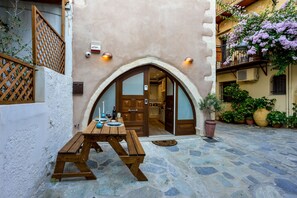 Front of property - Casa Regina (Chania)