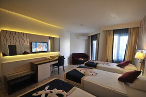 Minibar, caja fuerte, cunas gratuitas y camas supletorias gratuitas