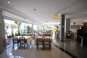 Breakfast, lunch and dinner served - Kleopatra Micador Hotel (Alanya)