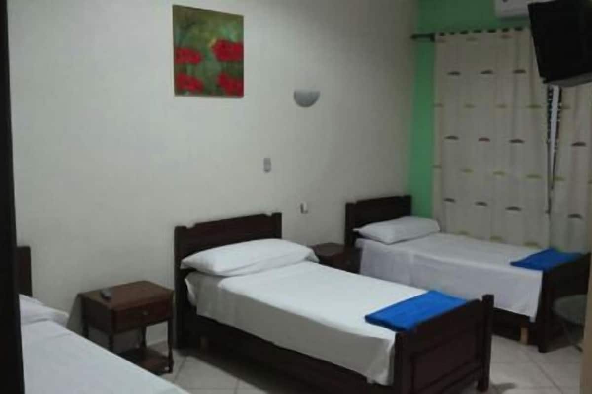 In-room safe, desk, bed sheets