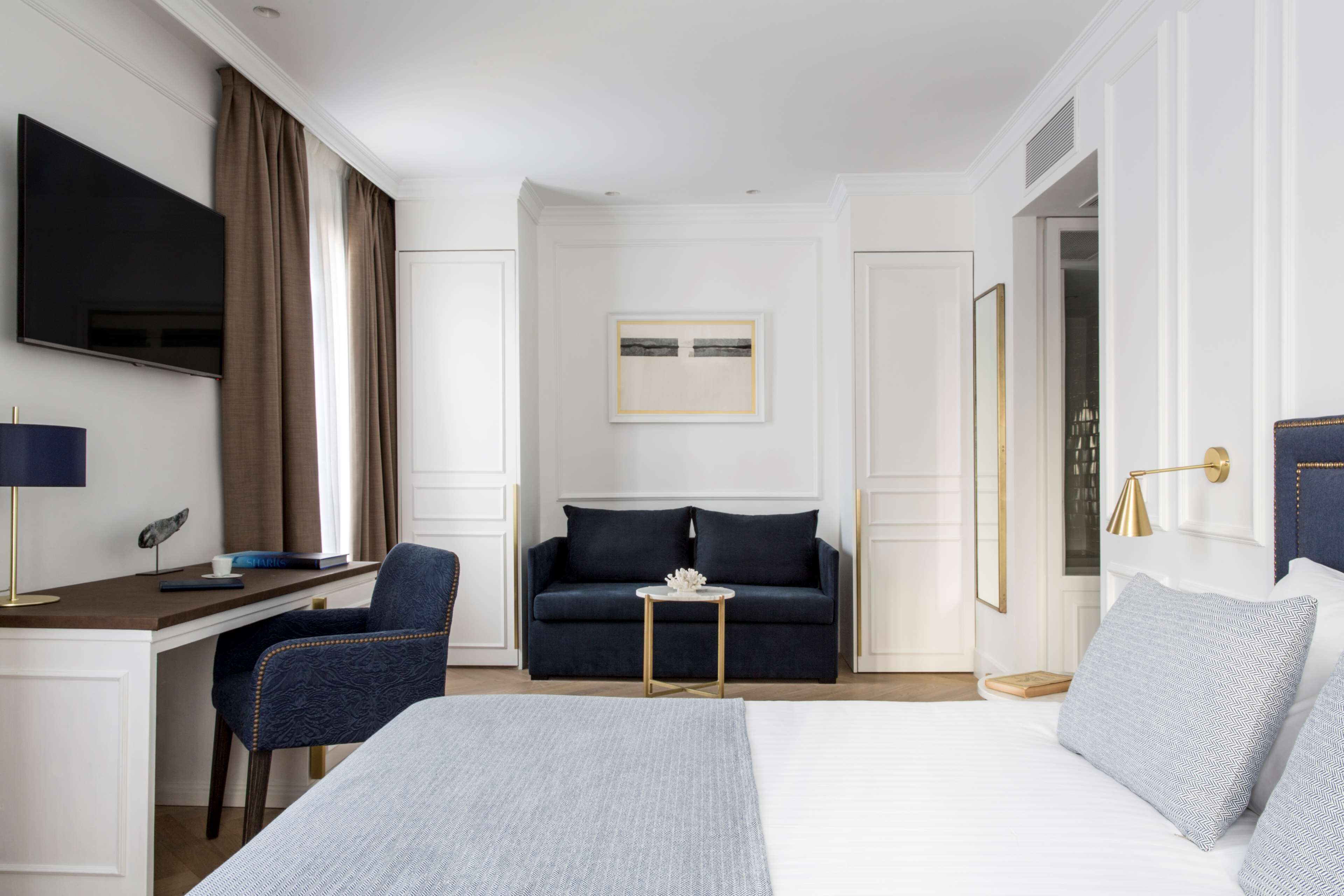 Photo - Hotel Midmost by Majestic Hotel Group