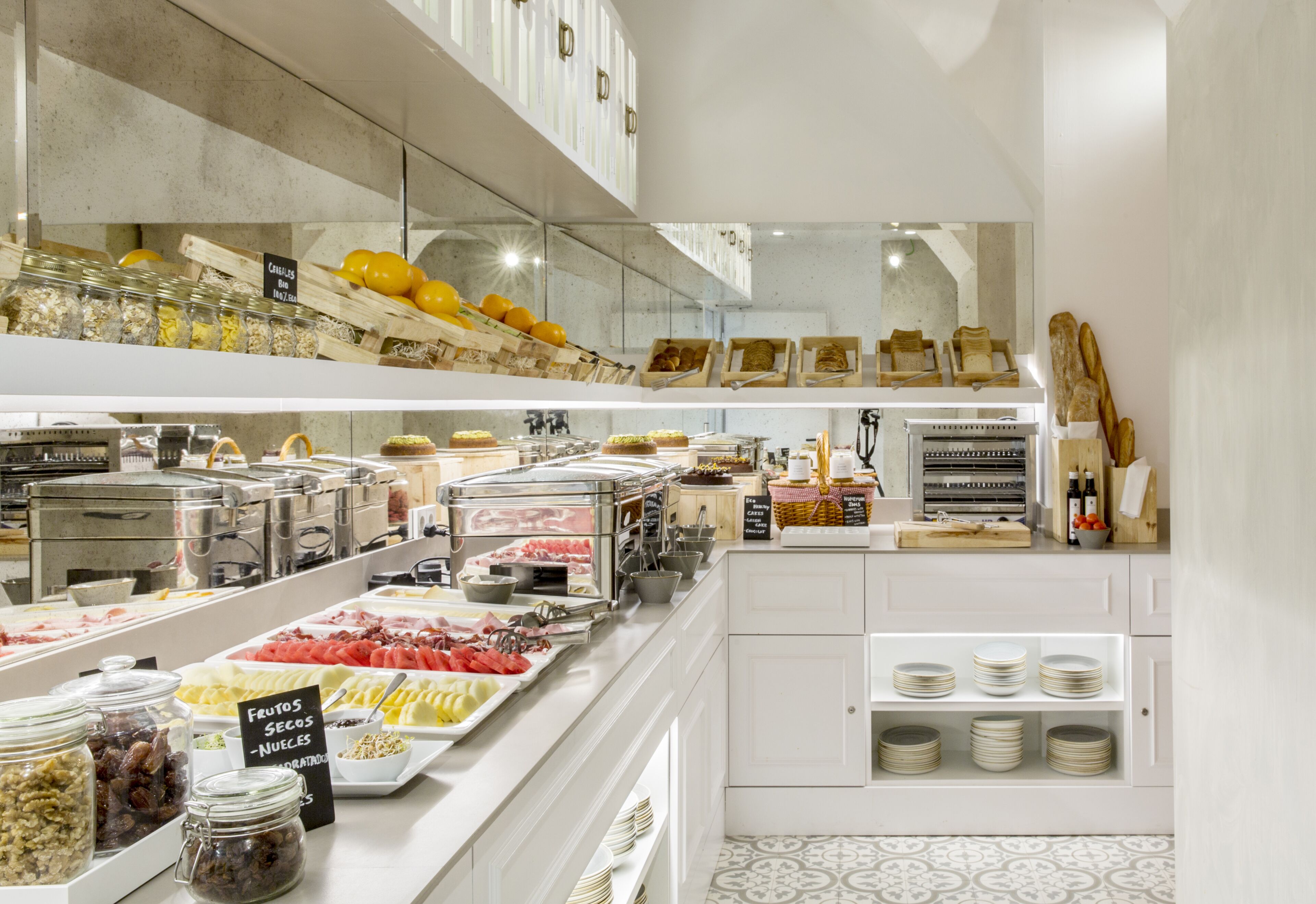 Photo - Hotel Midmost by Majestic Hotel Group