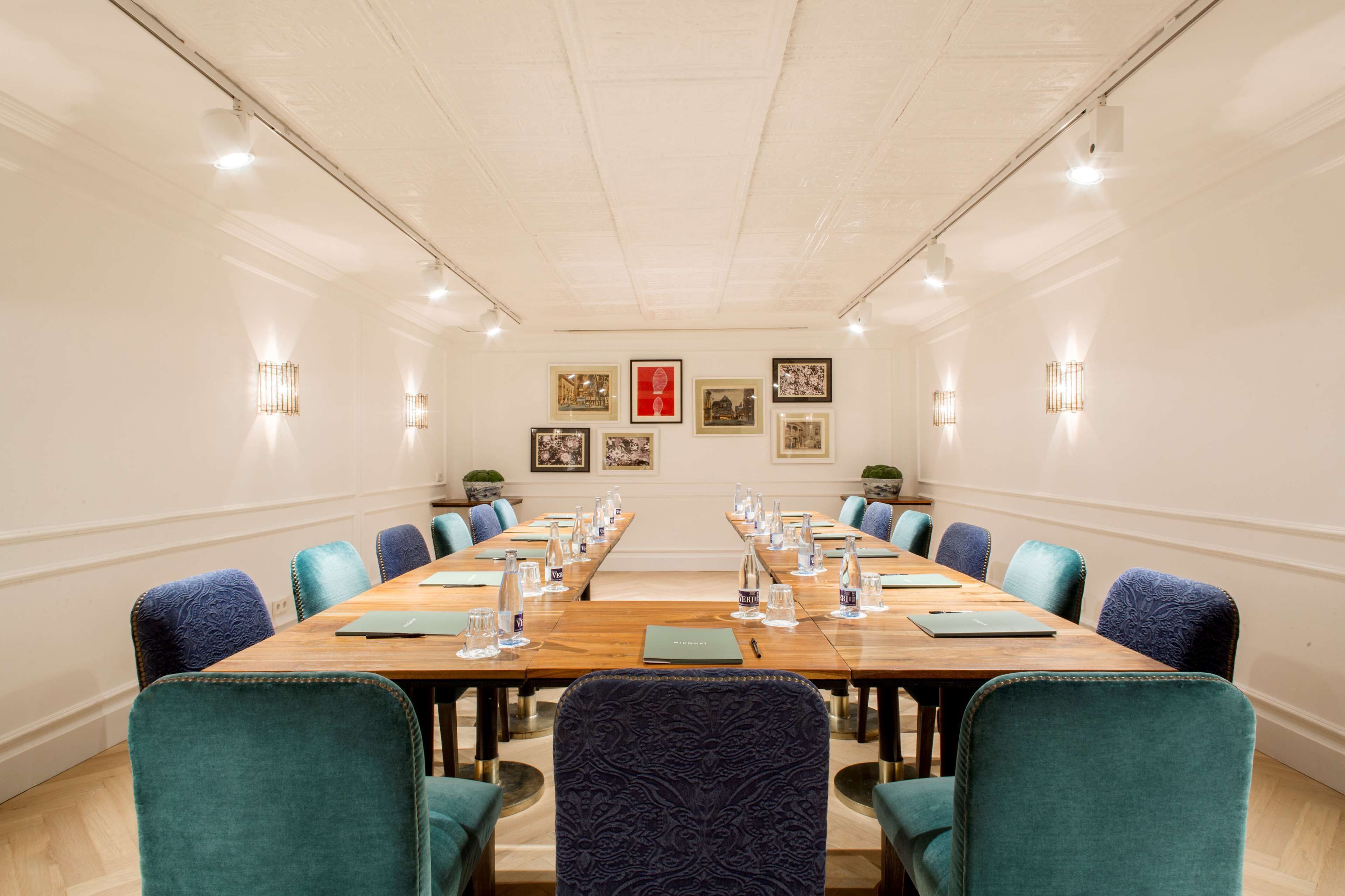 Photo - Hotel Midmost by Majestic Hotel Group