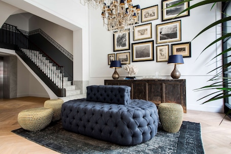 Vestíbulo. Hotel Midmost by Majestic Hotel Group