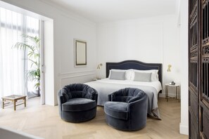 Minibar, in-room safe, desk, soundproofing