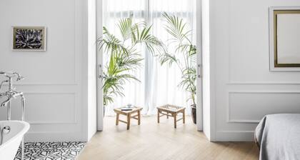 Hotel Midmost by Majestic Hotel Group