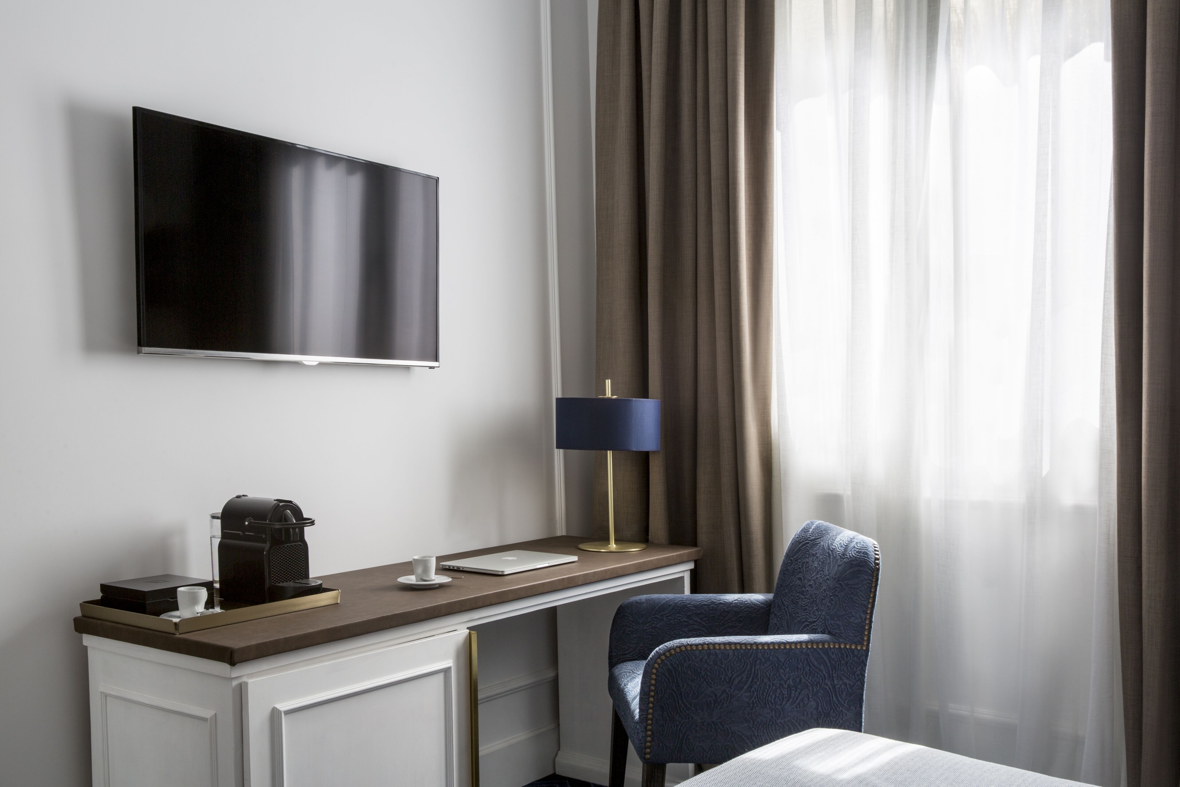 Photo - Hotel Midmost by Majestic Hotel Group