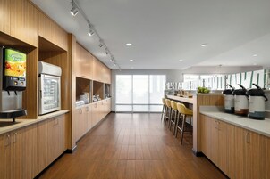 Desayuno buffet incluido todos los días 