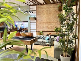 Siddeområde i lobbyen