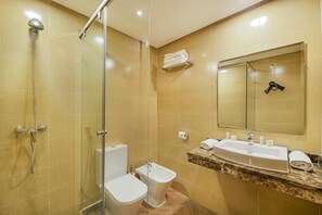 Shower, free toiletries, hair dryer, towels - Melliber Appart Hotel (Casablanca)