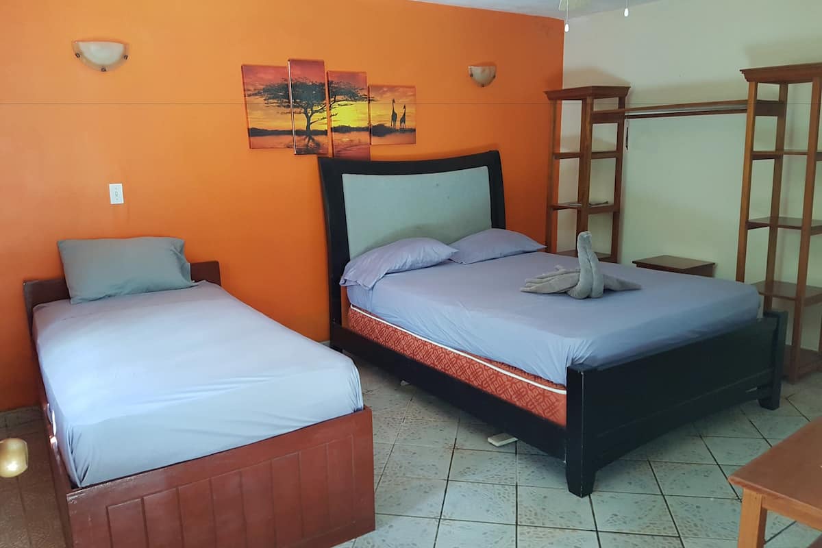 Room, 1 Queen Bed | Free WiFi