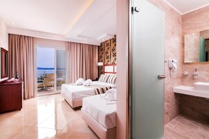 Quarto triplo luxo, vista para o mar | Cofres nos quartos, quartos à prova de som