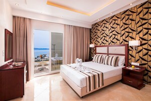 Deluxe Double Room, Sea View | In-room safe, soundproofing, iron/ironing board, free WiFi