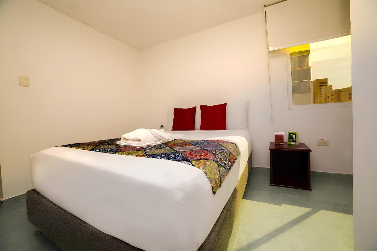 Standard Double Room | 1 bedroom, in-room safe, soundproofing, free WiFi