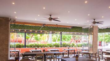 Food court