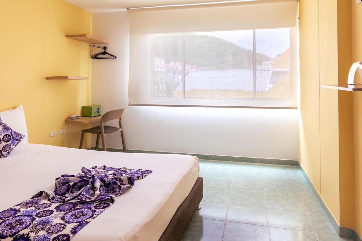 1 bedroom, in-room safe, soundproofing, free WiFi