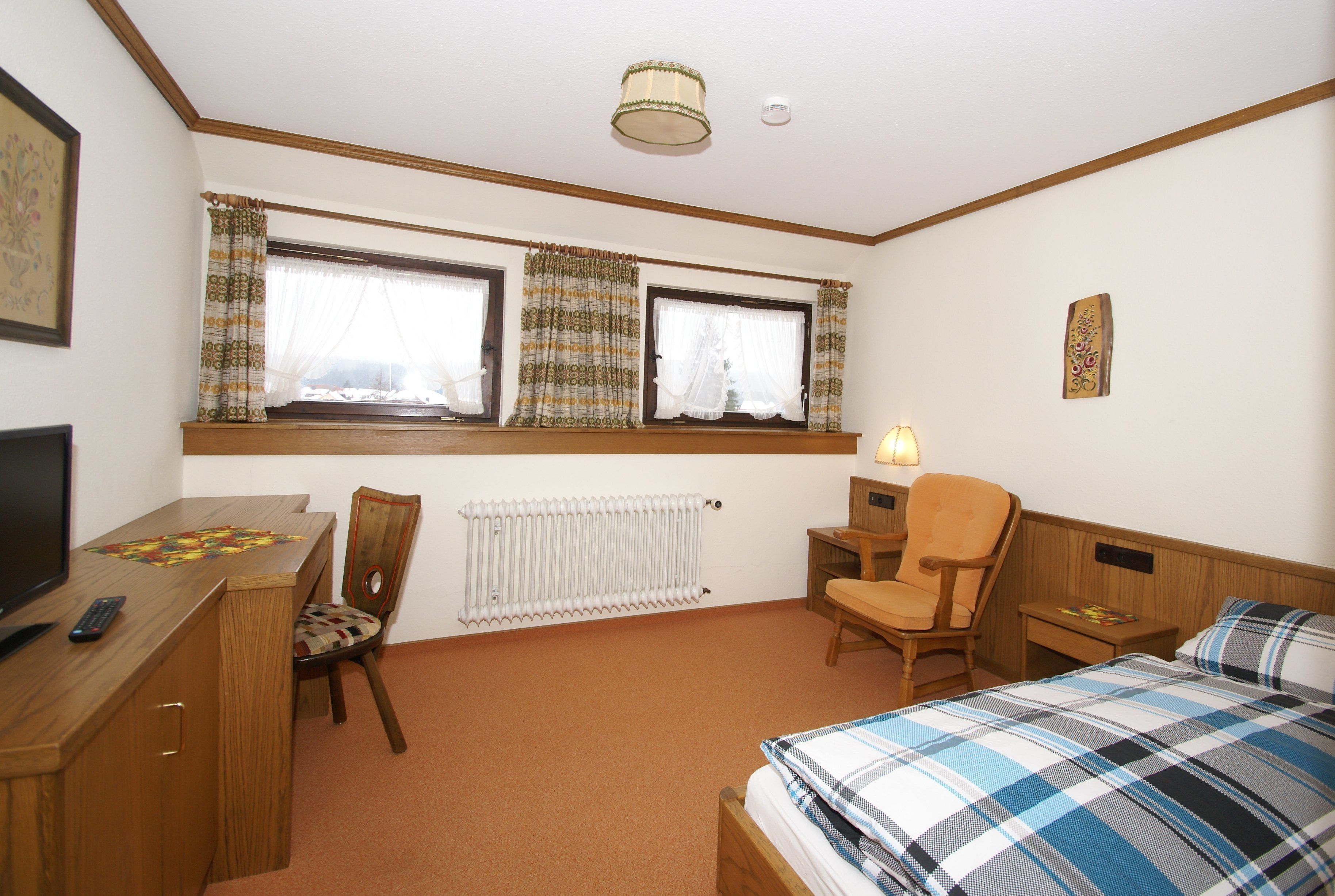 single room | room amenity