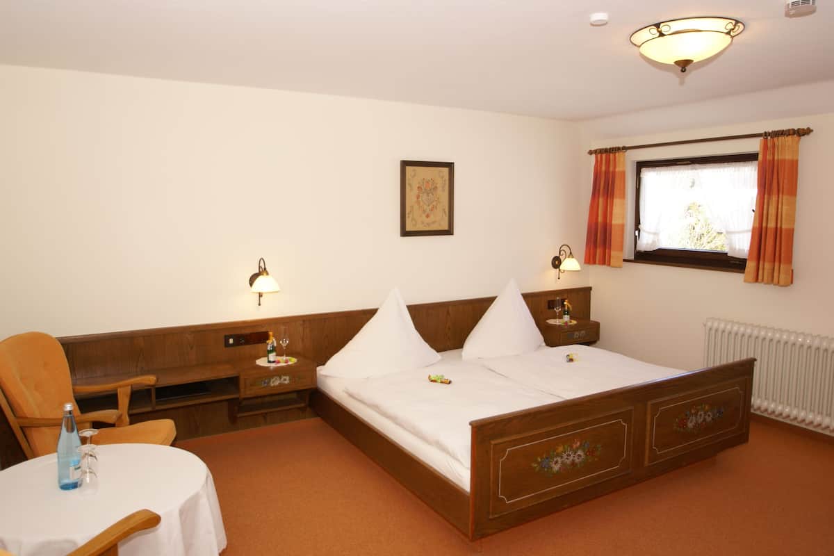 classic double room | room amenity