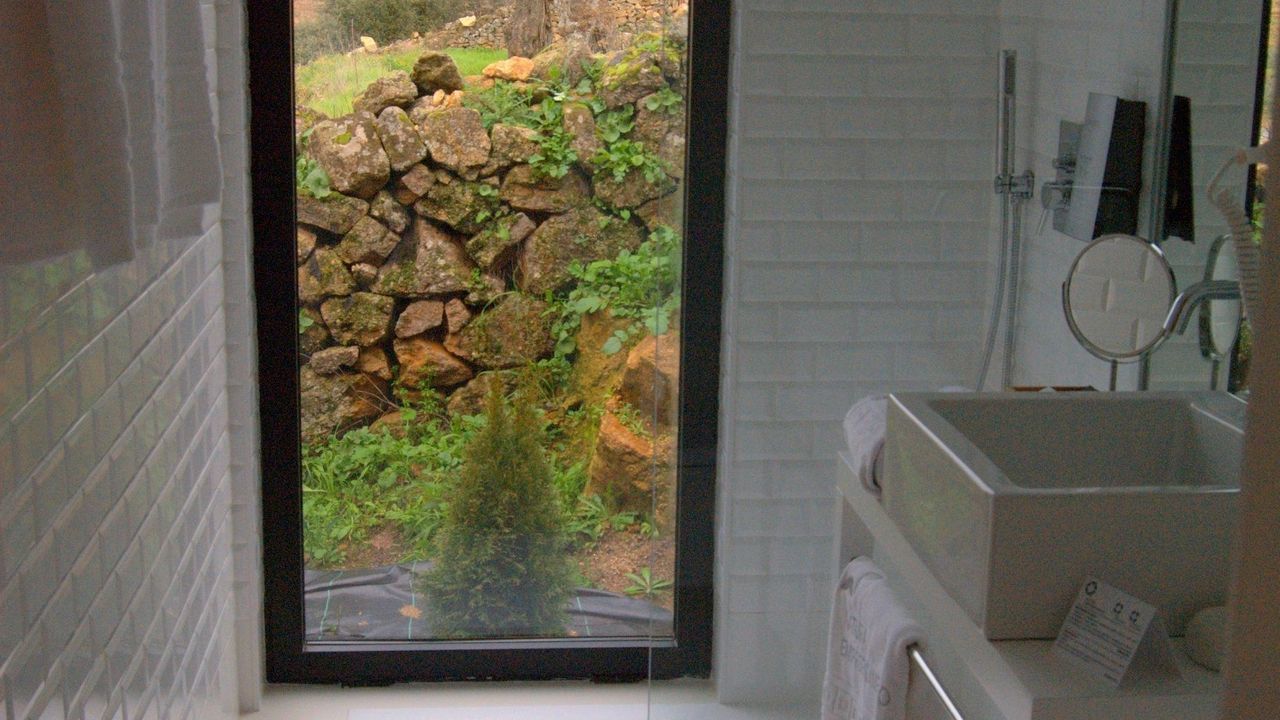 bungalow, 1 bedroom | bathroom | combined shower/bathtub, eco-friendly toiletries, hair dryer, bathrobes