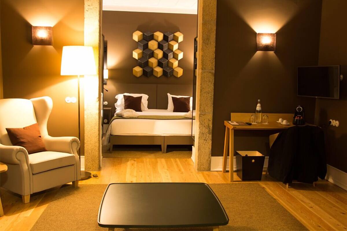 Suite Deluxe, 1 lit double | Minibar, coffres-forts dans les chambres, chambres insonorisées
