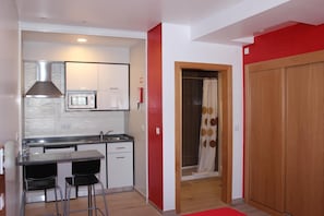 Fridge, microwave, stovetop, electric kettle