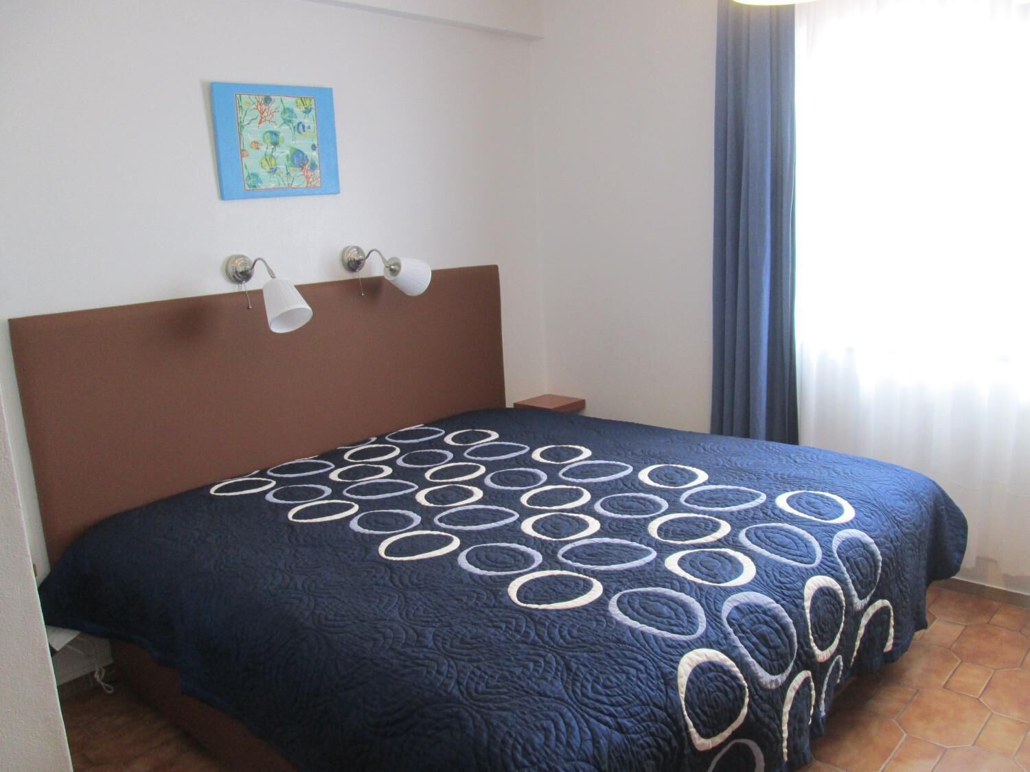 Màn/rèm cản sáng, nôi/gi ường cho trẻ sơ sinh (phụ phí) 