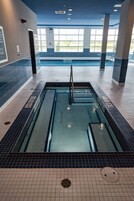 Indoor spa tub