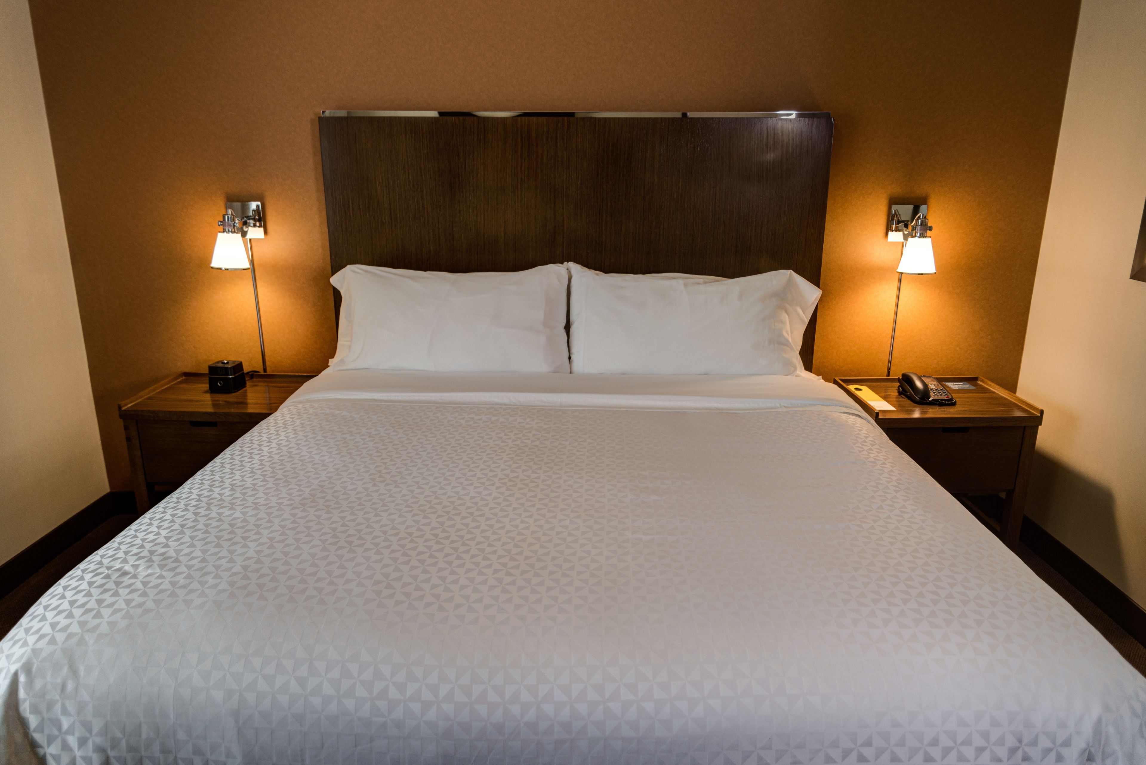 premium bedding, pillow-top beds, in-room safe, desk