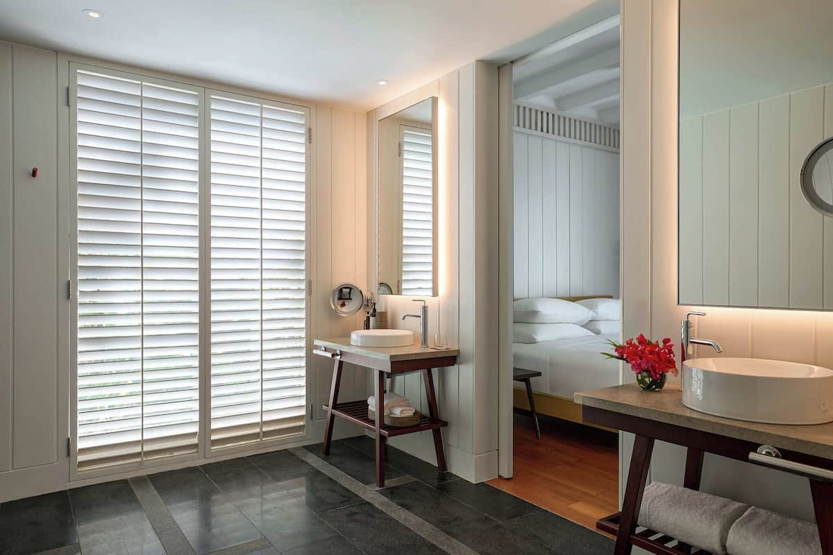 Suite, Accessible | Bathroom | Separate tub and shower, deep soaking tub, rainfall showerhead