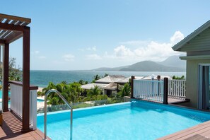 Suite – deluxe, adgang til basseng (Plunge Pool) | Sengetøy av topp kvalitet, minibar, safe på rommet og skrivebord