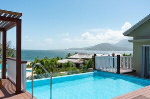 华丽套房, 使用泳池 (Plunge Pool) | 高档床上用品、迷你吧、客房内保险箱、办公桌