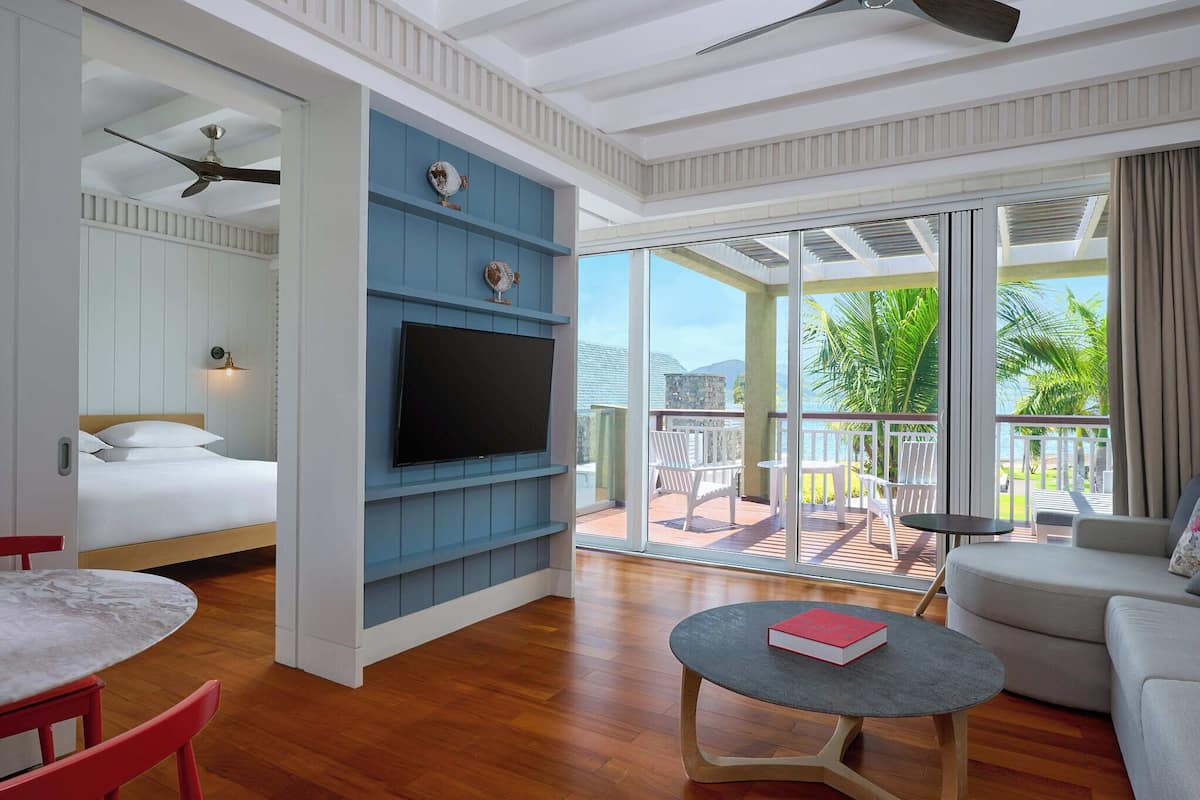 Suite, 1 King Bed | Premium bedding, minibar, in-room safe, desk