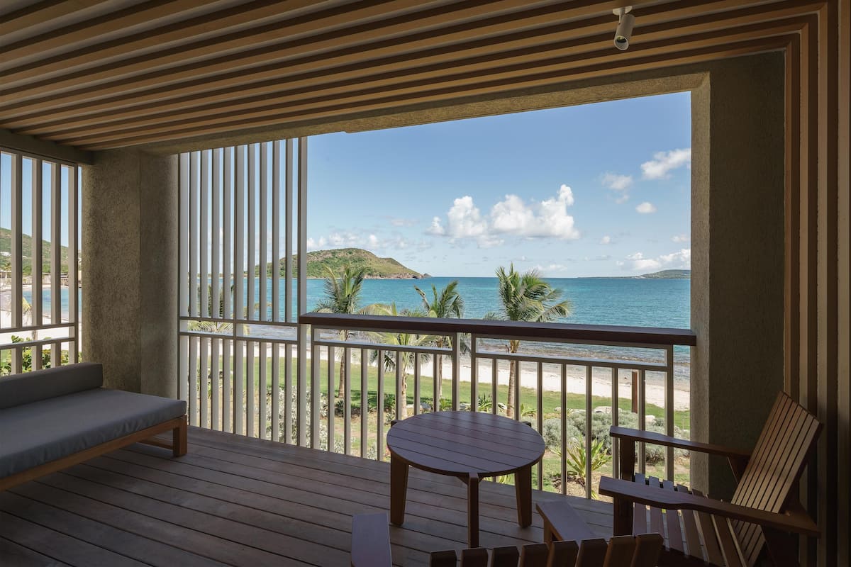 Hochwertige Bettwaren, Minibar, Zimmersafe, Schreibtisch