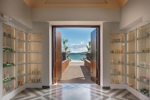 Couples treatment rooms, sauna, steam room, body treatments