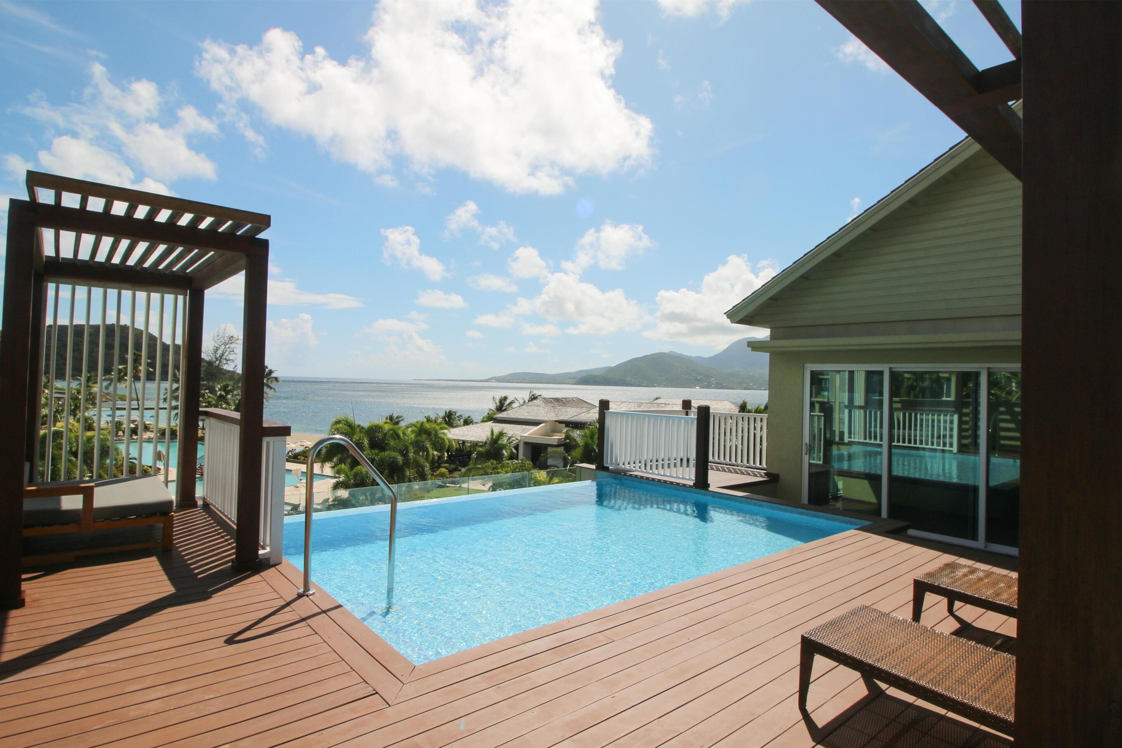 Ropa de cama de alta calidad y minibar 