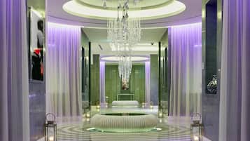 Couples treatment room(s), sauna, hot tub, steam room, body treatments