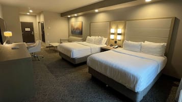 Premium bedding, in-room safe, individually decorated