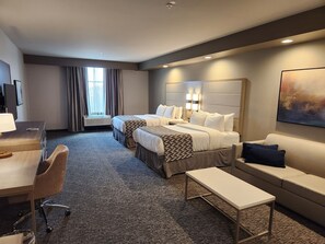 Premium bedding, in-room safe, individually decorated