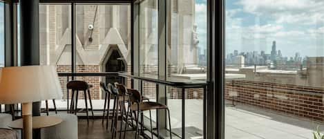 3 bars/lounges, cocktail bar, rooftop bar, rooftop bar