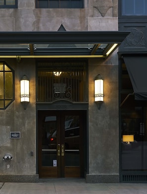 Front of property - The Robey, Chicago, a Member of Design Hotels (Chicago)