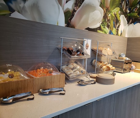Desayuno buffet incluido los días de semana