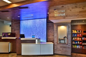 Lobby - Fairfield Inn & Suites by Marriott Savannah Midtown (Savannah)