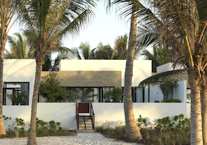 别墅 | 加厚床垫、迷你吧、客房内保险箱、办公桌