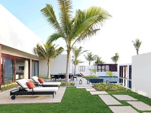 Biệt thự Royal, 3 phòng ngủ, hồ bơi riêng, quang cảnh eo biển | Nệm có lớp đệm bông, minibar, két bảo mật tại phòng, bàn 