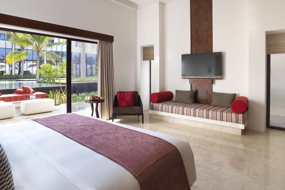 Pillowtop beds, minibar, in-room safe, desk