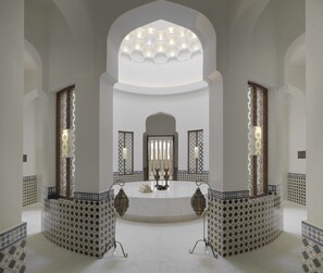 Couples treatment rooms, hot tub, steam room, body treatments