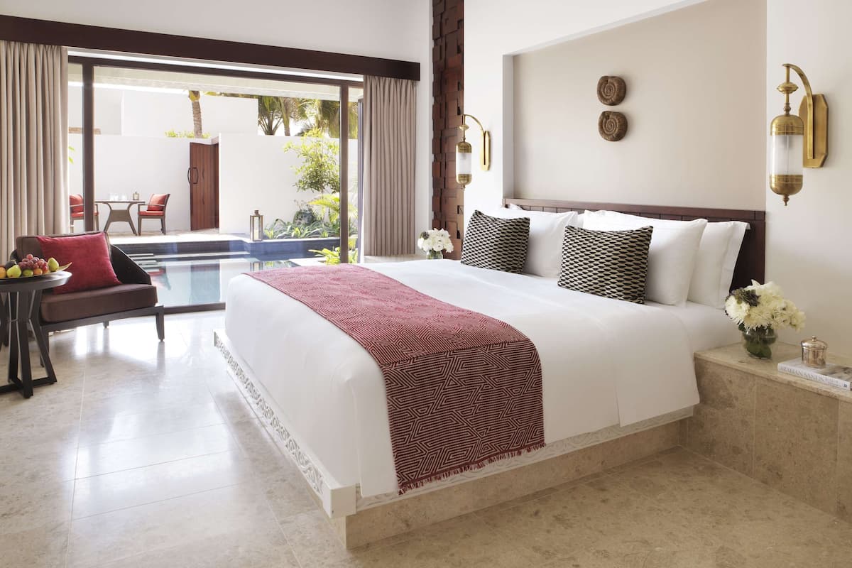 Pillowtop beds, minibar, in-room safe, desk
