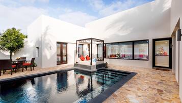 1 bedroom, pillowtop beds, minibar, in-room safe