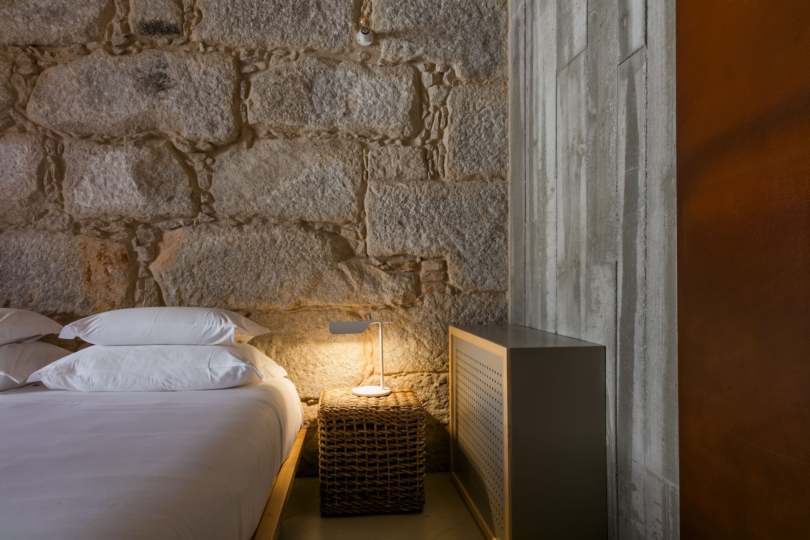 design apartment, 1 king bed, bathtub, tower | room amenity